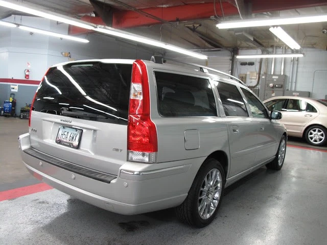 2007 Volvo V70 2nd Gen - Image 14 of 31