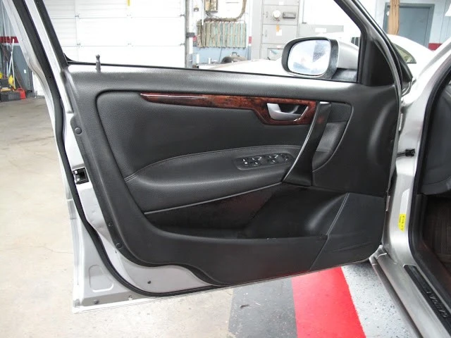 2007 Volvo V70 2nd Gen - Image 9 of 31