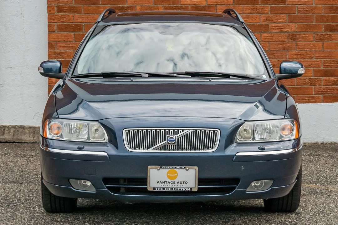 2007 Volvo V70 2nd Gen - Image 2 of 31