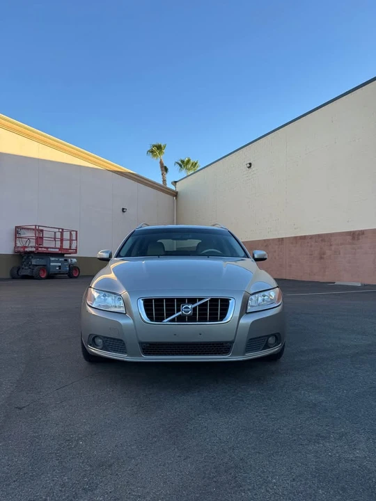 2007 Volvo V70 2nd Gen - Image 2 of 16