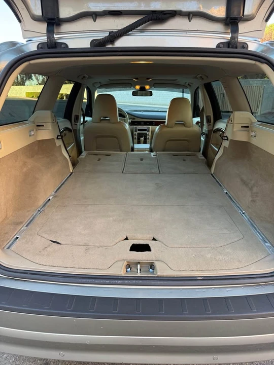 2007 Volvo V70 2nd Gen - Image 13 of 16