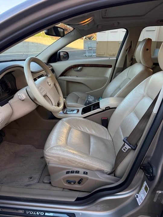 2007 Volvo V70 2nd Gen - Image 12 of 16