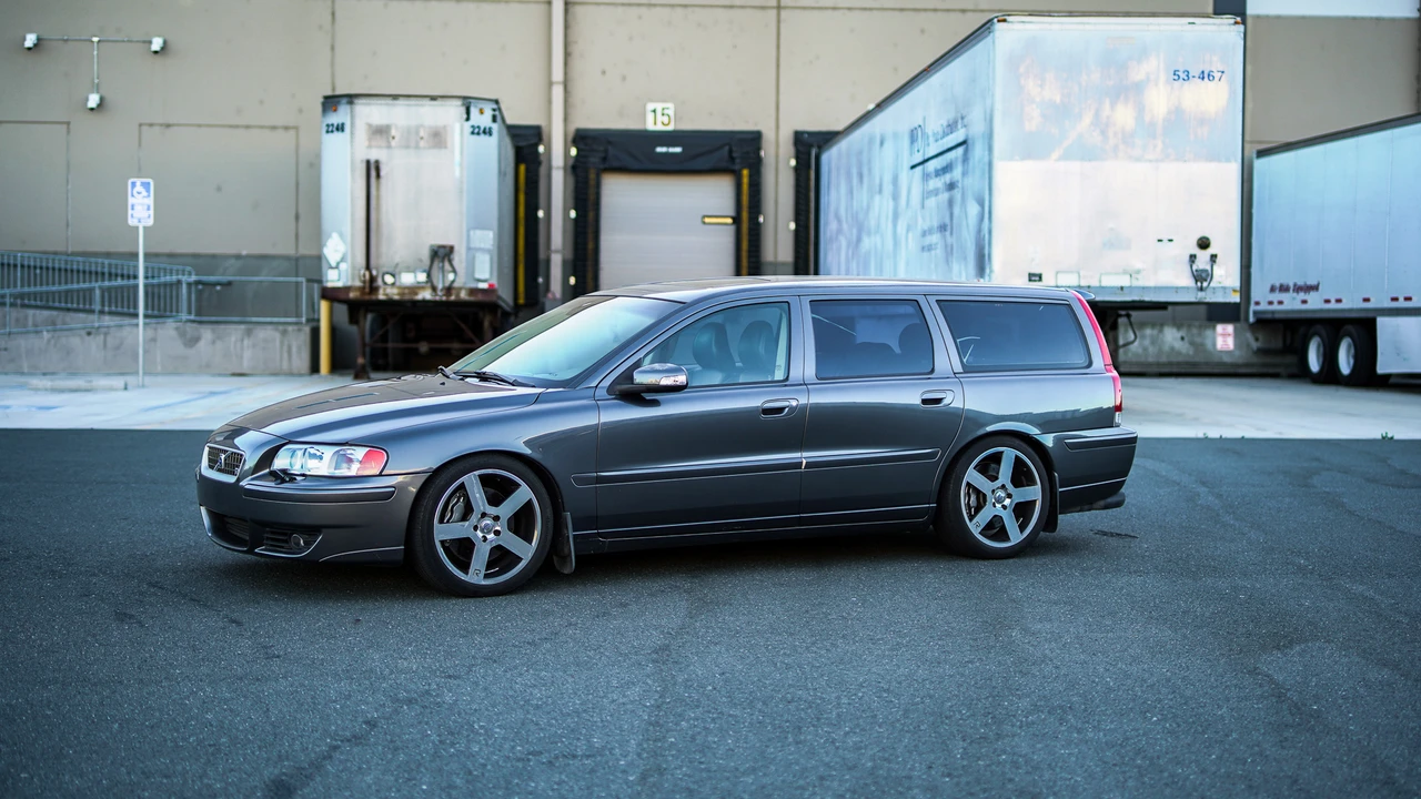 2007 Volvo V70 R 2nd Gen - Image 2 of 31