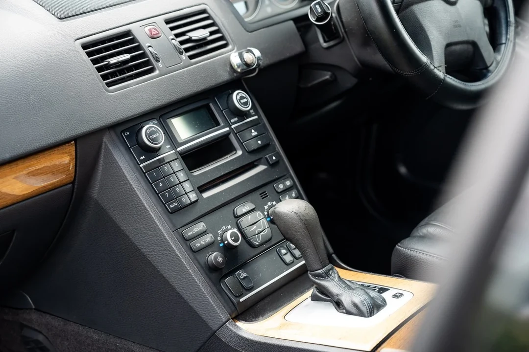 2007 Volvo XC90 1st Gen - Image 14 of 30