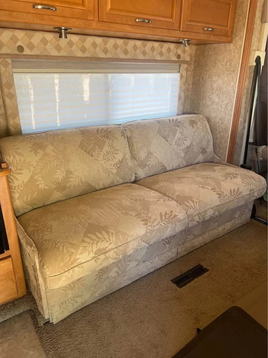 2007 Winnebago - Image 3 of 9