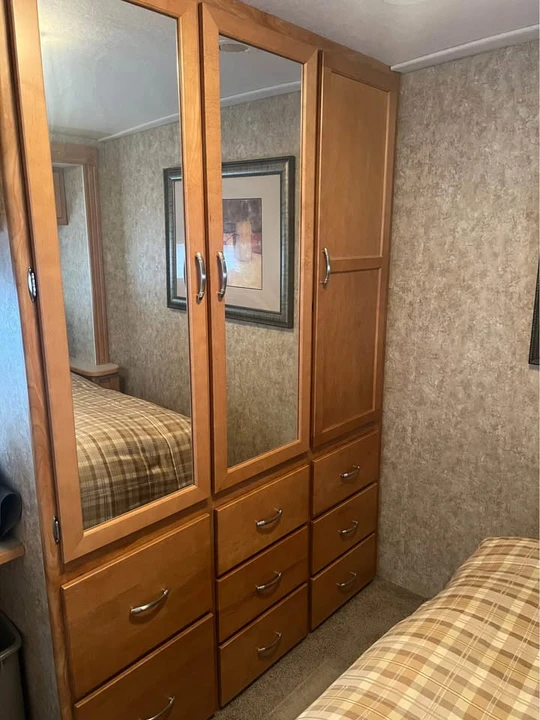 2007 Winnebago - Image 6 of 9