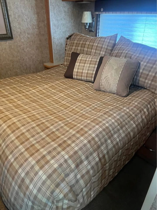 2007 Winnebago - Image 5 of 9