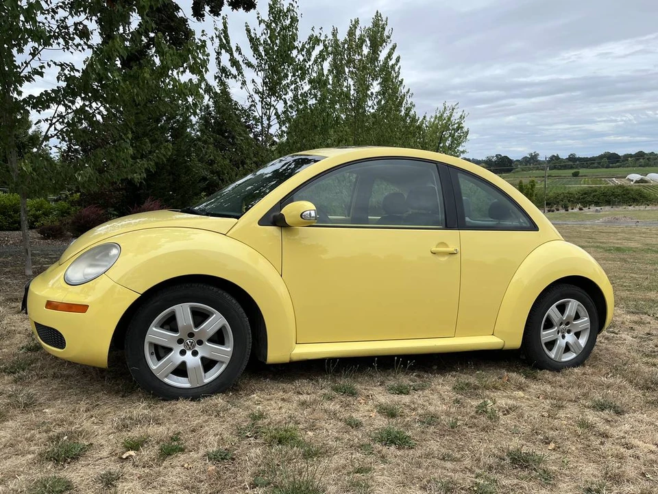 2007 Volkswagen New Beetle - Image 2 of 14