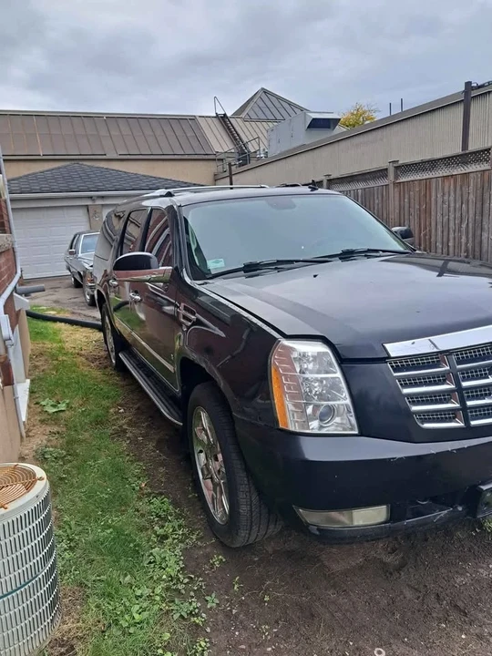 2007 Cadillac Escalade & EXT 3rd Gen - Image 2 of 10