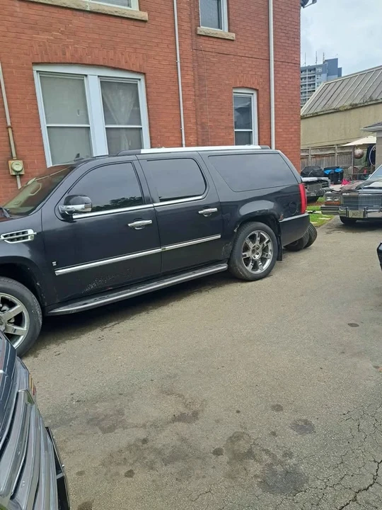 2007 Cadillac Escalade & EXT 3rd Gen - Image 3 of 10