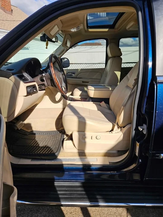 2007 Cadillac Escalade & EXT 3rd Gen - Image 3 of 7