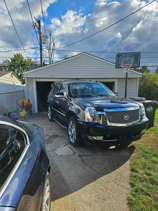 2007 Cadillac Escalade & EXT 3rd Gen - Image 2 of 7