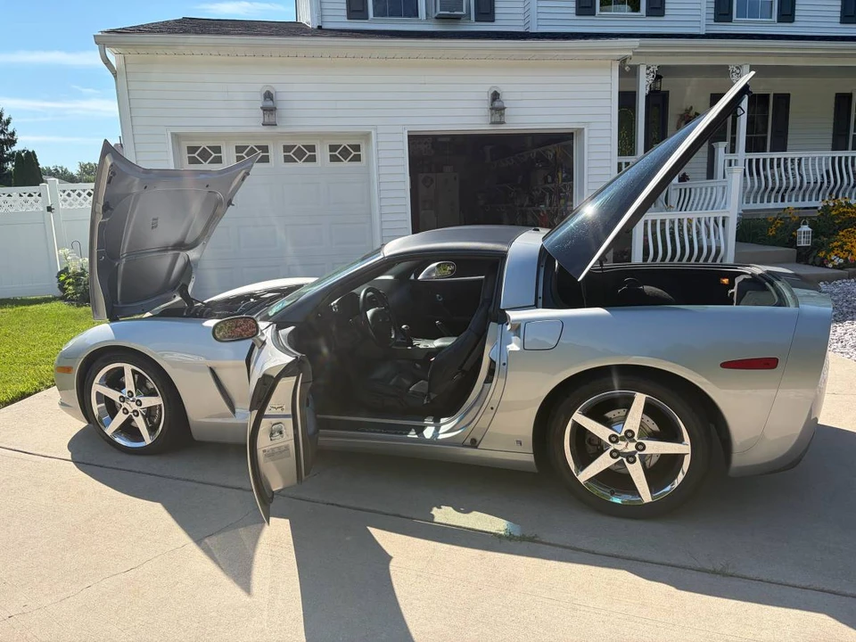 2007 Chevrolet Corvette C6 - Image 2 of 9