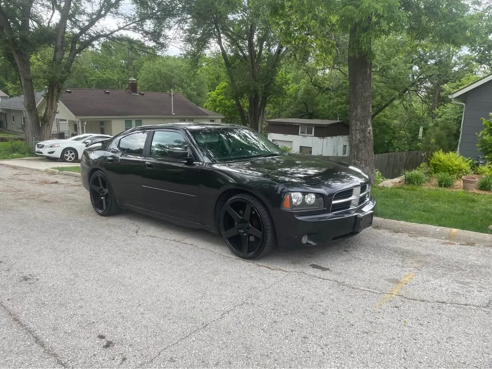 2007 Dodge Charger 6th Gen - Image 2 of 4