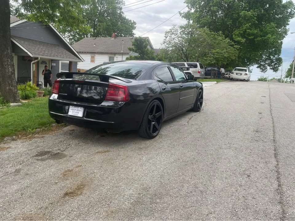2007 Dodge Charger 6th Gen - Image 3 of 4