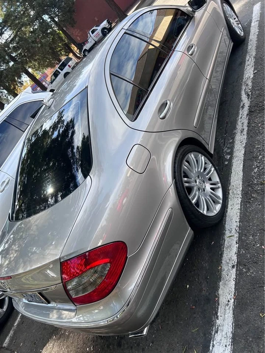 2007 Mercedes-Benz W211 E-Class - Image 5 of 10