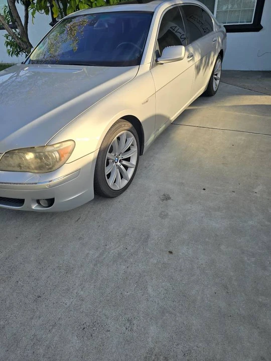 2007 BMW E65/E66 750i & 760i Sedan - Image 6 of 7