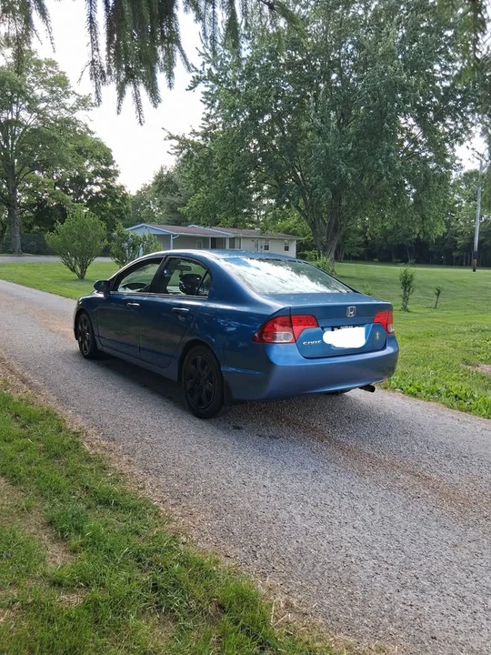 2007 Honda Civic 8th Gen - Image 3 of 8