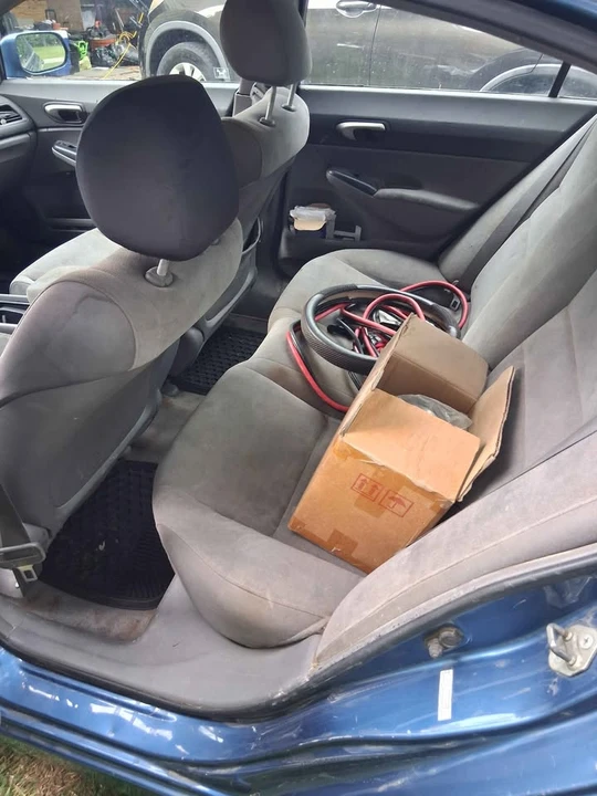 2007 Honda Civic 8th Gen - Image 6 of 8