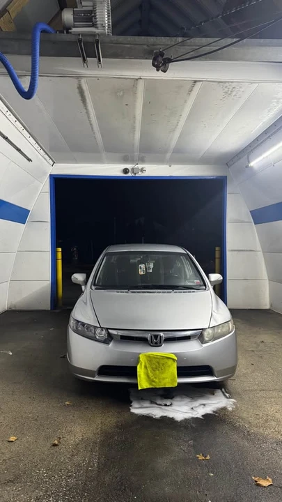2007 Honda Civic 8th Gen - Image 2 of 10