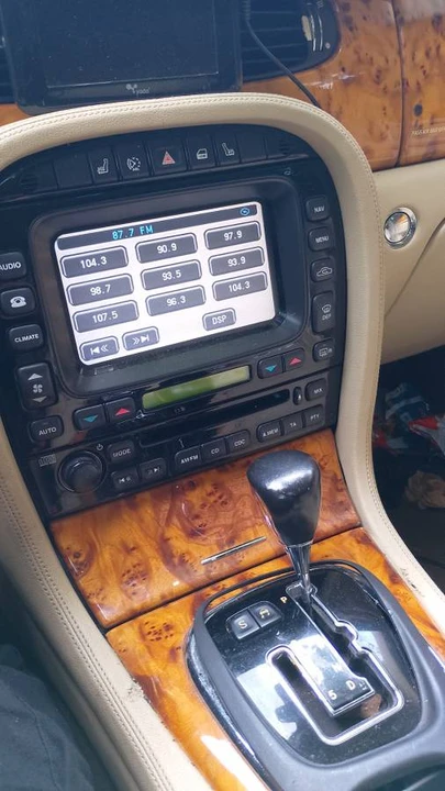 2007 Jaguar - Image 8 of 11