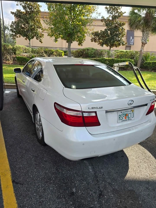 2007 Lexus LS 4th Gen - Image 5 of 5
