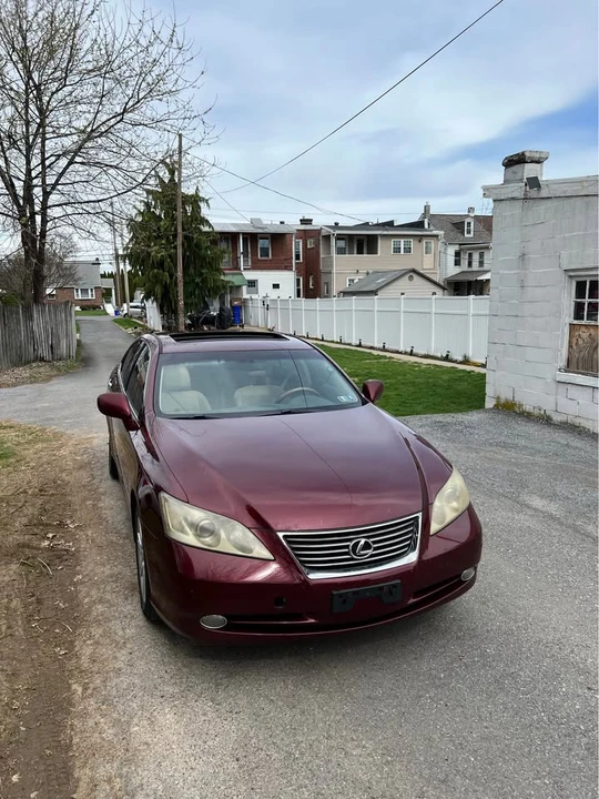 2007 Lexus ES 5th Gen - Image 2 of 10
