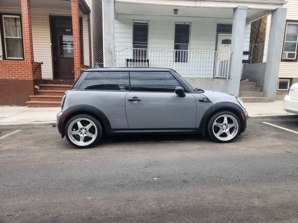 2007 Mini Mini 2nd Gen - Image 2 of 2