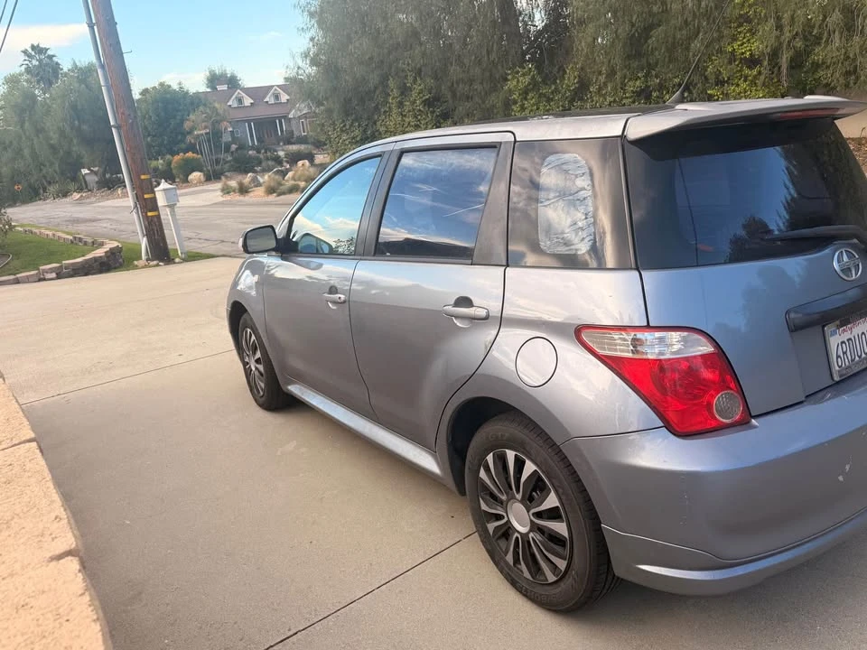 2007 Scion xA - Image 2 of 10