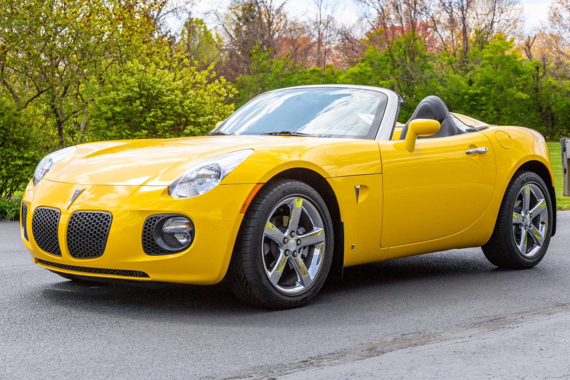 14k-Mile 2007 Pontiac Solstice GXP 5-Speed