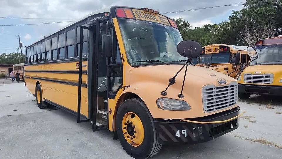 2008 Freightliner - Image 13 of 13