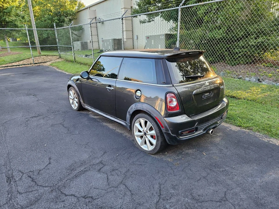 2010 Mini Mini 2nd Gen - Image 2 of 12