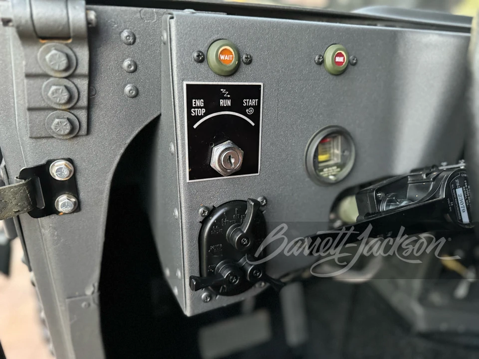 2008 AM General Hummer - Image 9 of 31