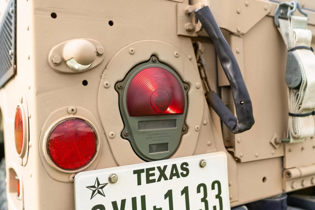 2008 Hummer HMMWV - Image 11 of 31