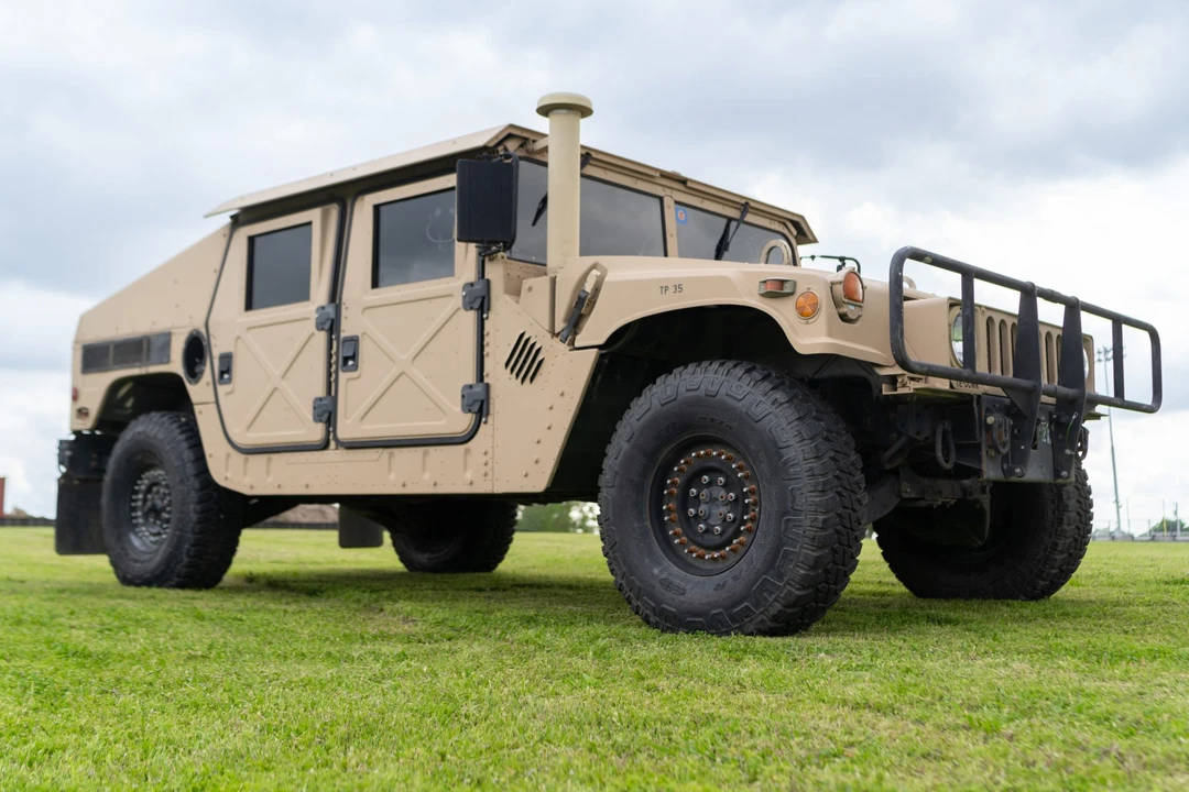 2008 Hummer HMMWV - Image 3 of 31