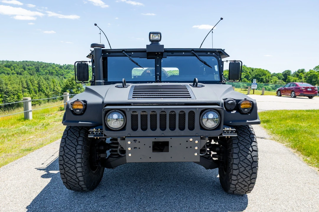 2008 Hummer HMMWV - Image 2 of 31