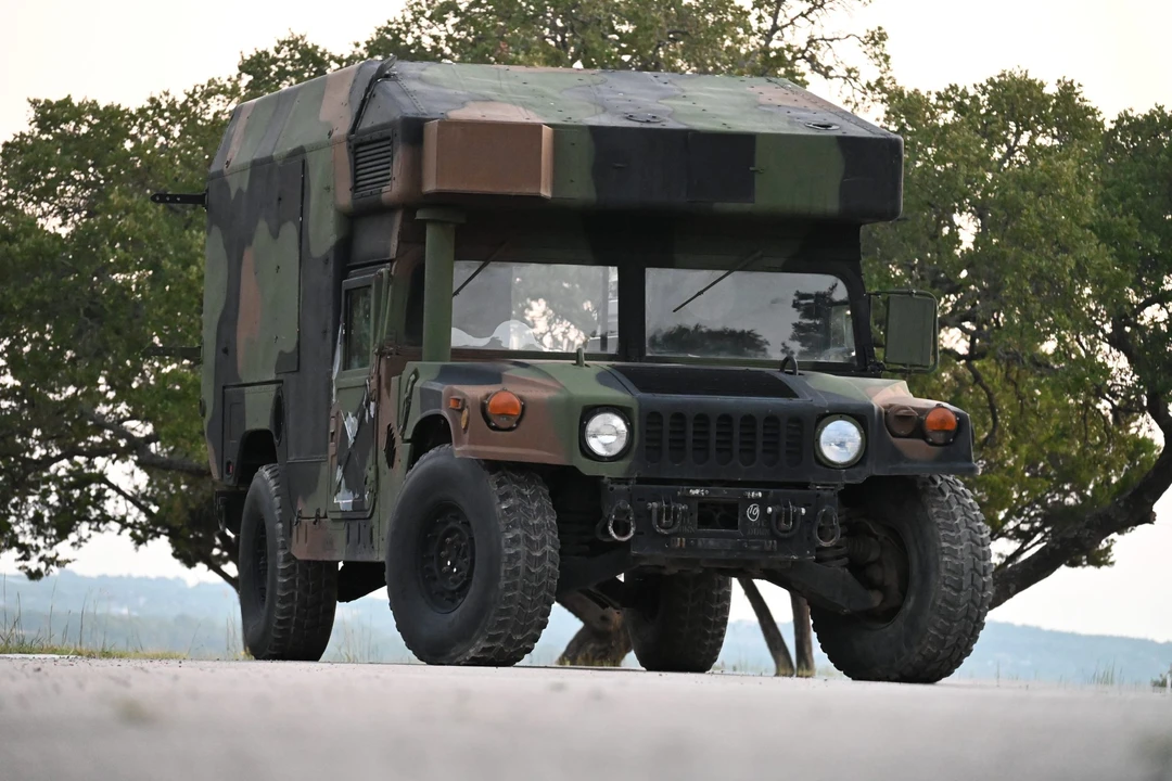 2008 Hummer HMMWV - Image 6 of 31