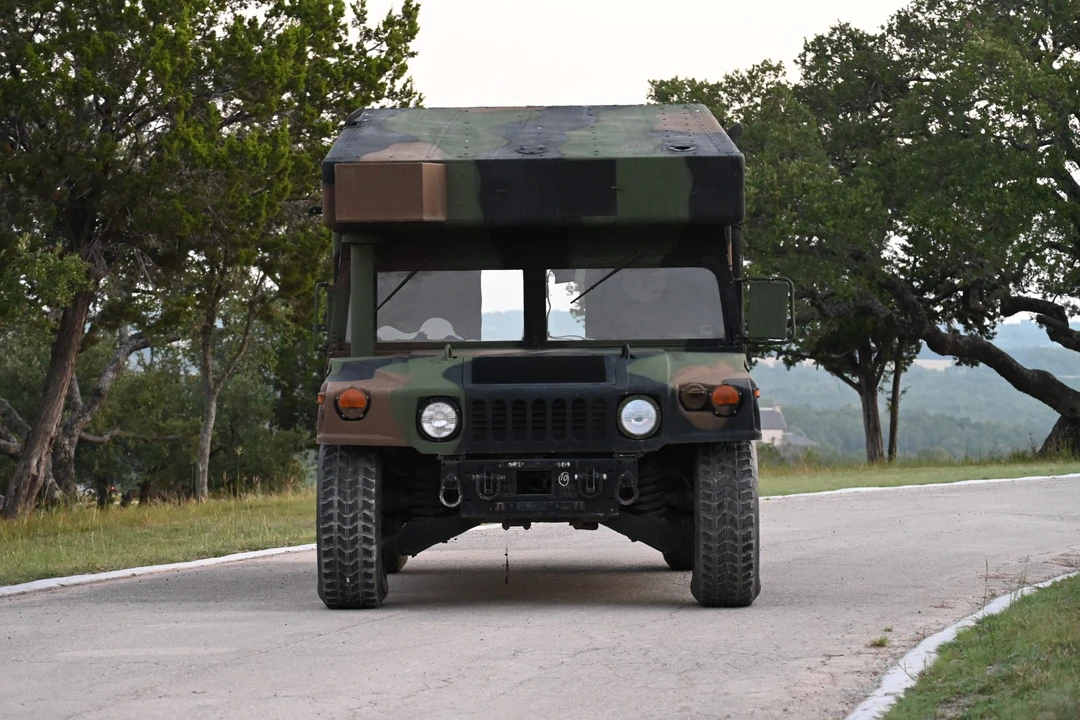 2008 Hummer HMMWV - Image 2 of 31
