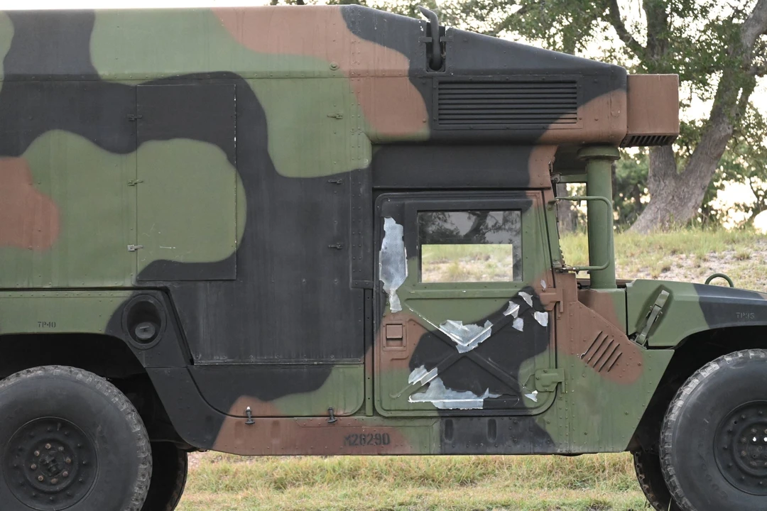 2008 Hummer HMMWV - Image 10 of 31