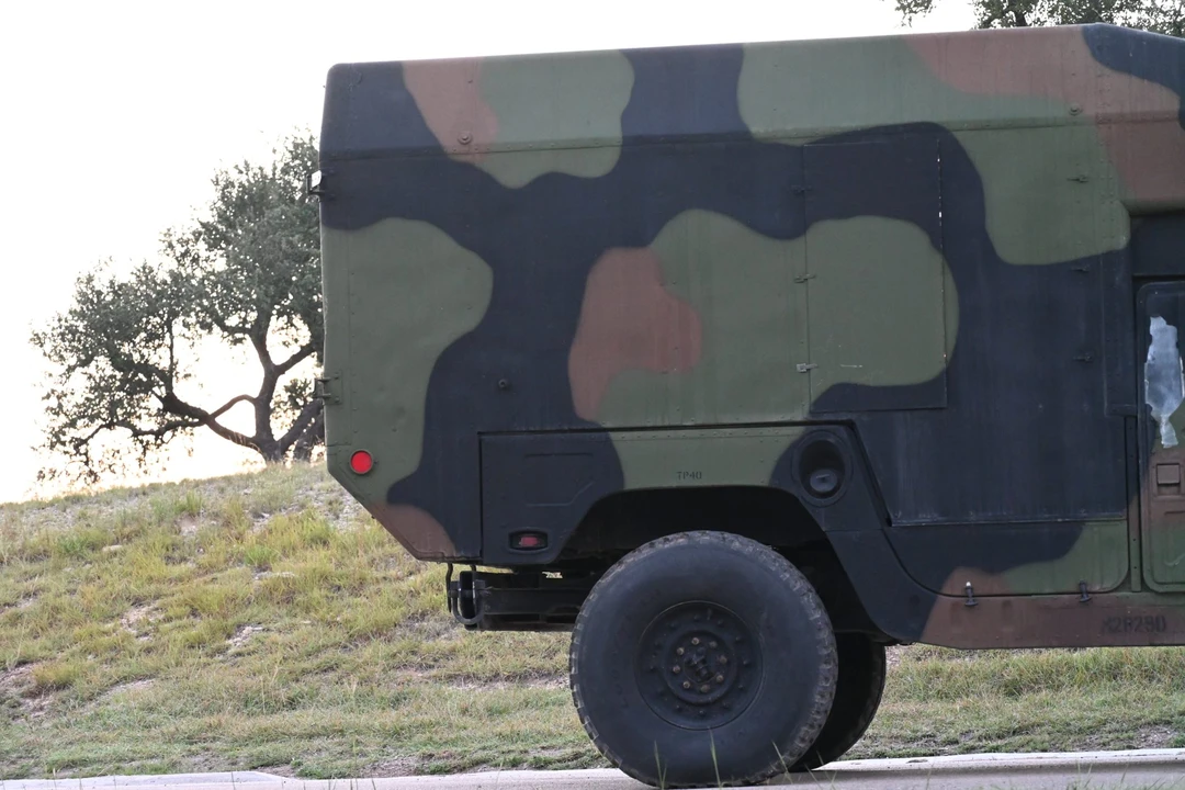 2008 Hummer HMMWV - Image 11 of 31