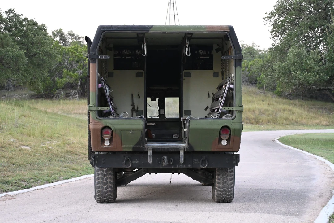 2008 Hummer HMMWV - Image 14 of 31