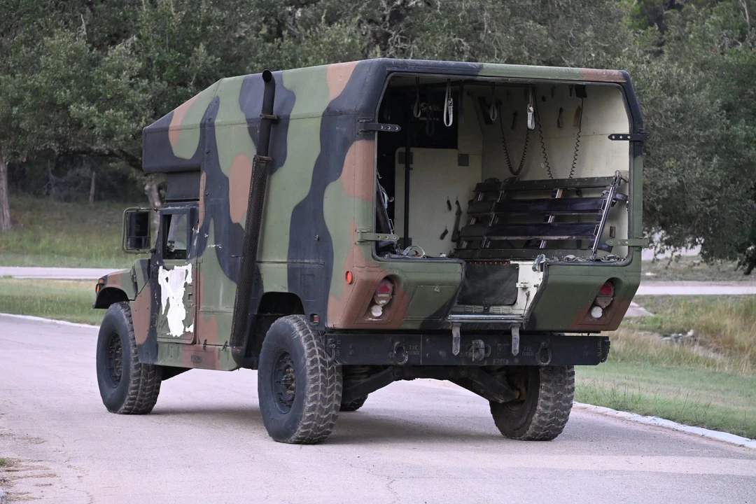 2008 Hummer HMMWV - Image 15 of 31