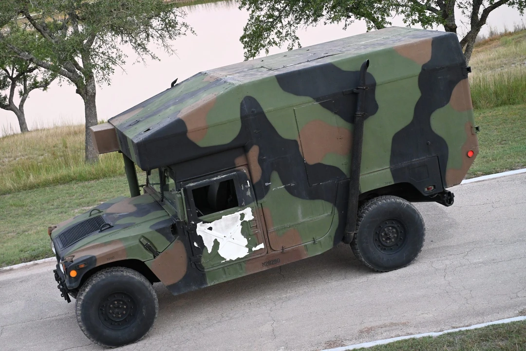 2008 Hummer HMMWV - Image 18 of 31
