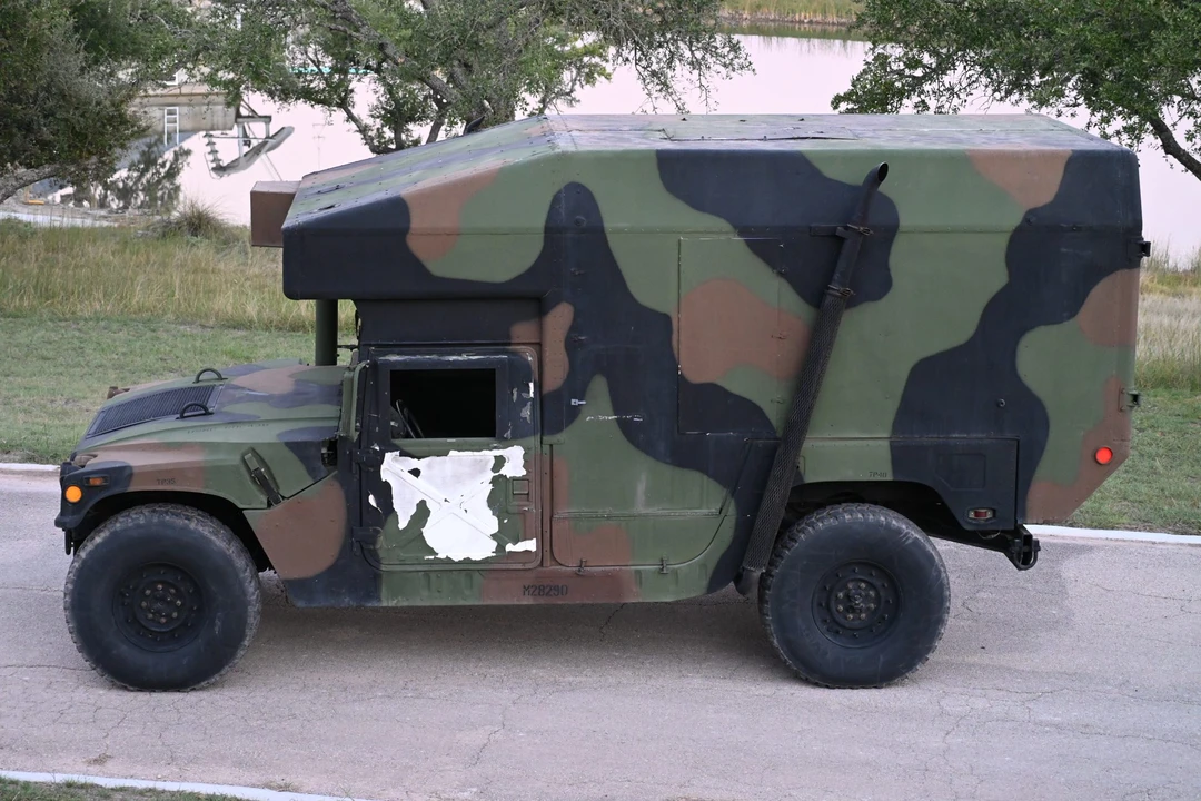 2008 Hummer HMMWV - Image 19 of 31
