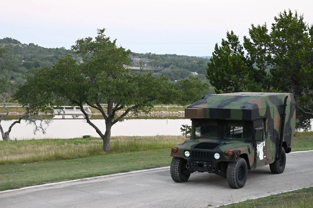 2008 Hummer HMMWV - Image 22 of 31