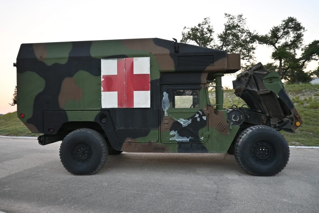 2008 Hummer HMMWV - Image 25 of 31