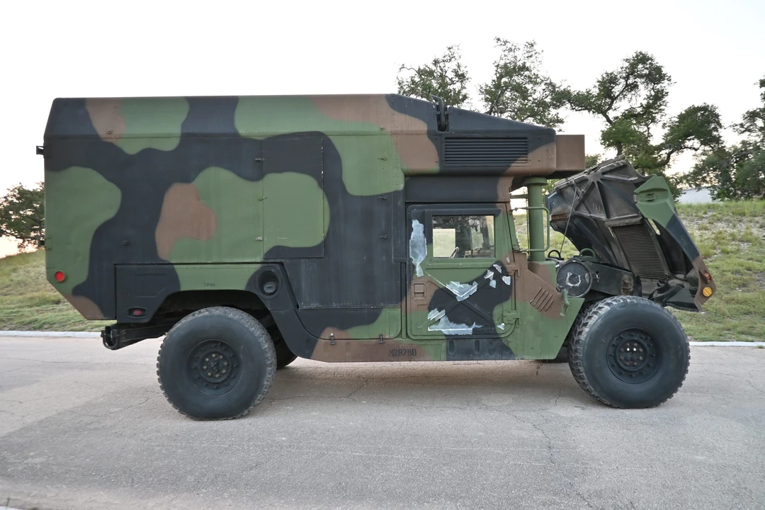 2008 Hummer HMMWV - Image 26 of 31