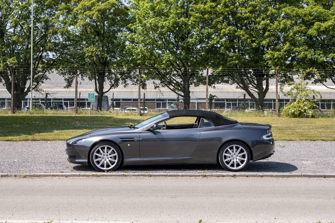 2005 Aston Martin DB9 - Image 14 of 31