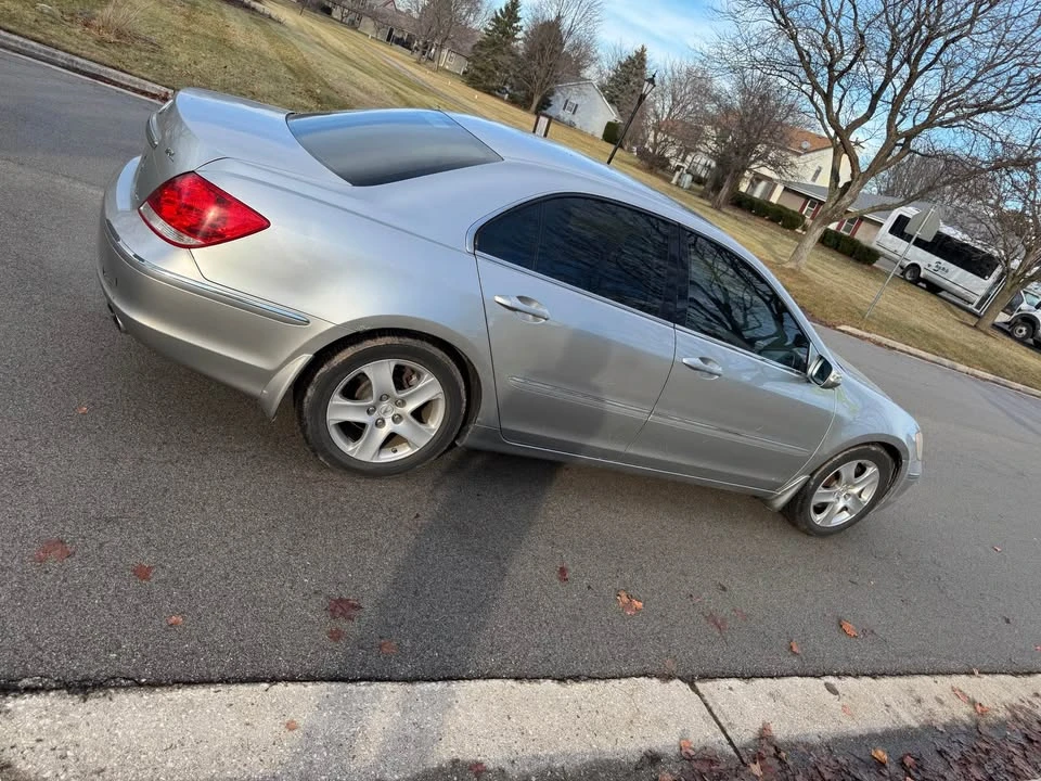 2008 Acura RL 2nd Gen - Image 2 of 8