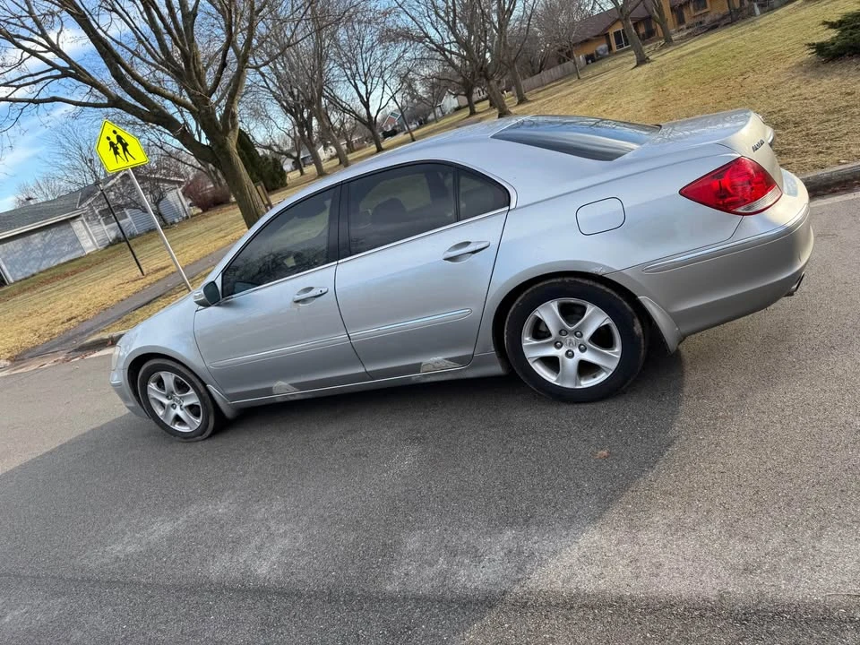 2008 Acura RL 2nd Gen - Image 6 of 8